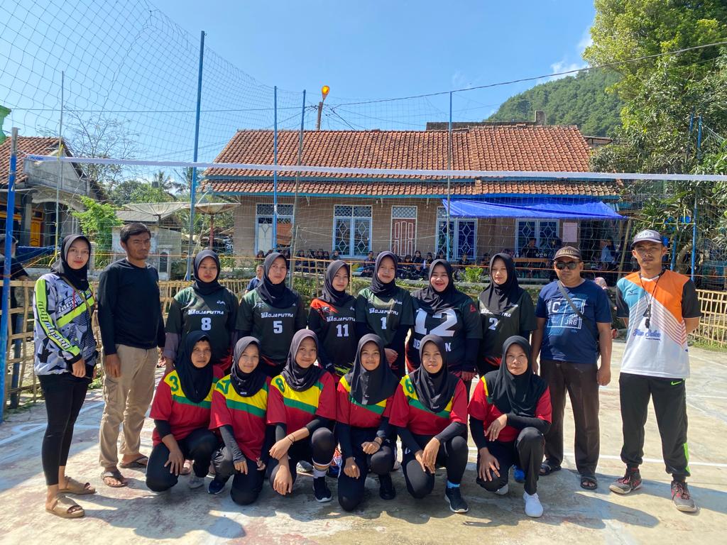 Pertandingan Bola Voli Putri